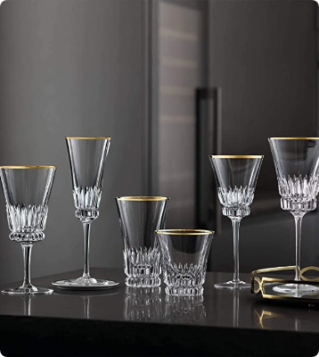 Стеклянные бокалы