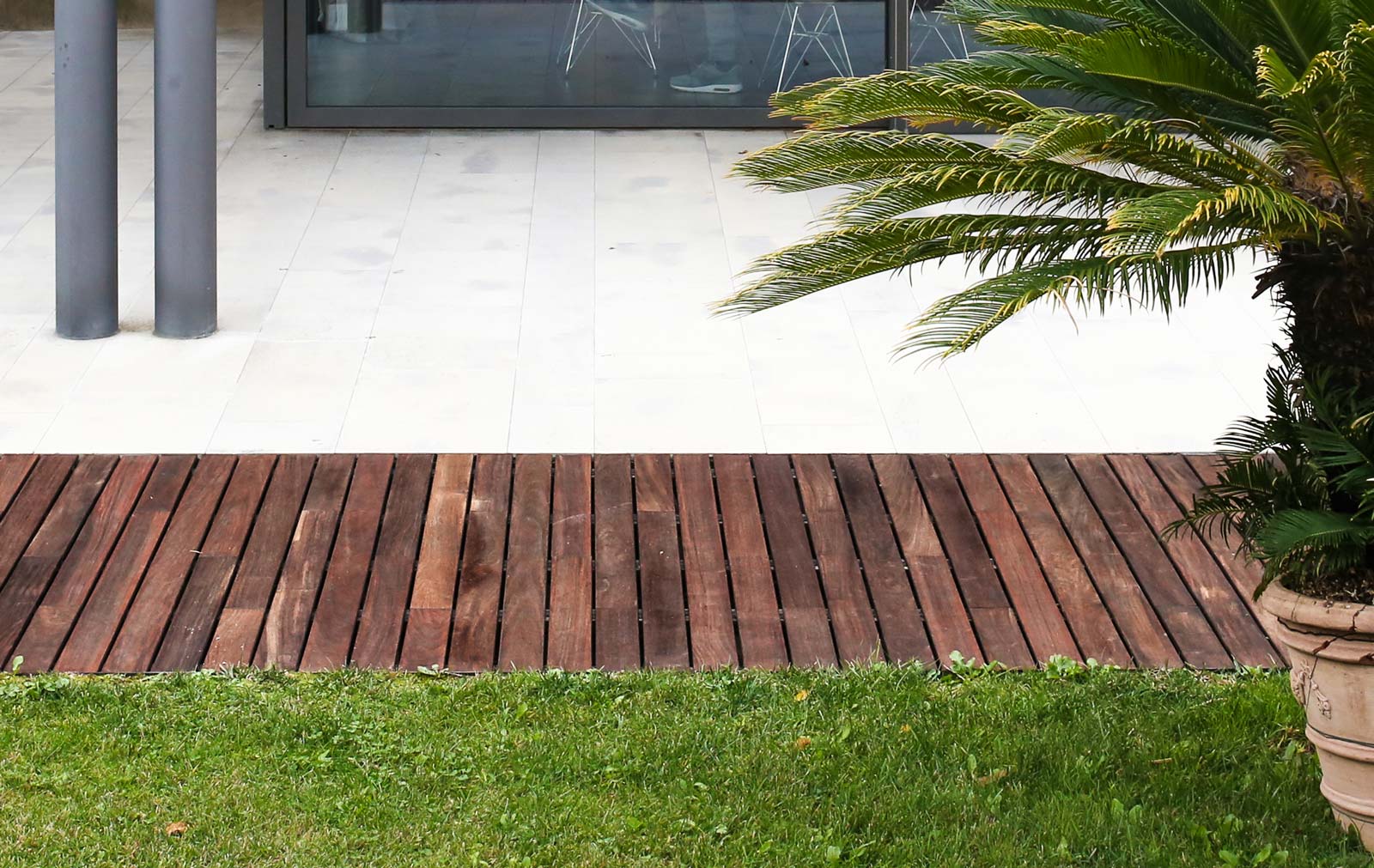 Մանրահատակ